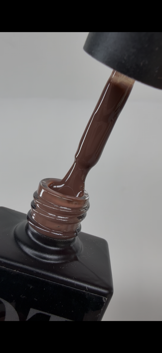 Vernis gel brioche à la cannelle