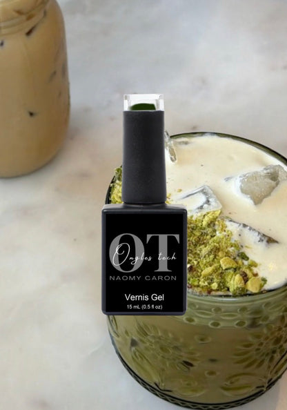 Vernis gel latte à la pistache